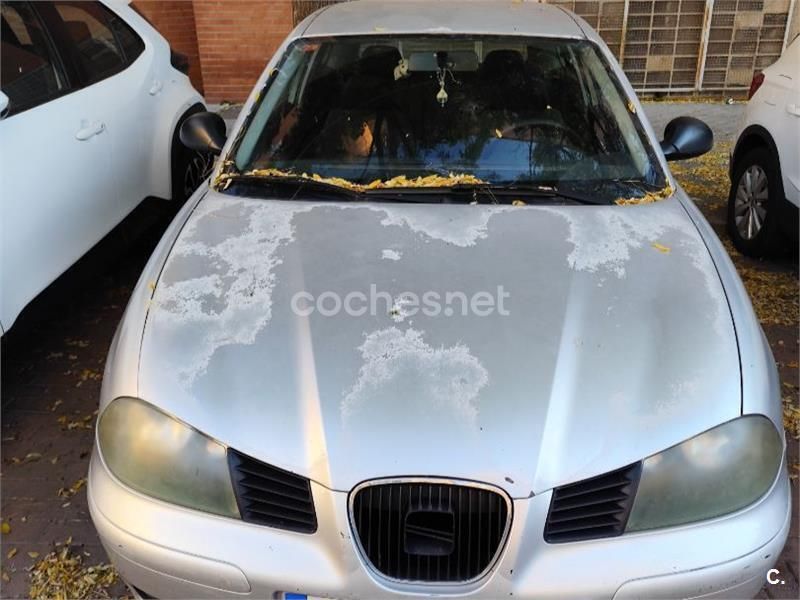 Usado Seat Ibiza Sport 100 CV (73 kW) 2004 Gris / plata Berlina