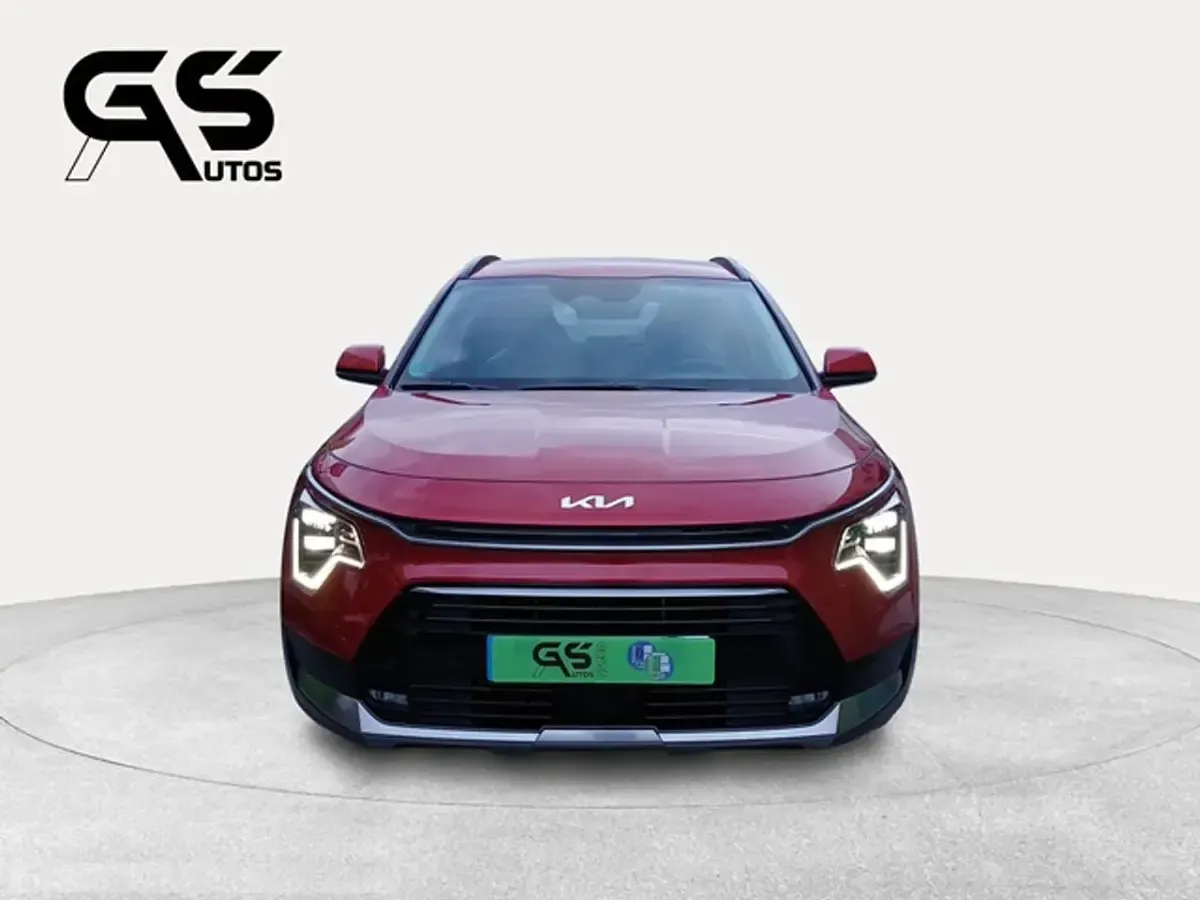 Usado Kia Niro 129 CV (94 kW) 2025 Rojo SUV