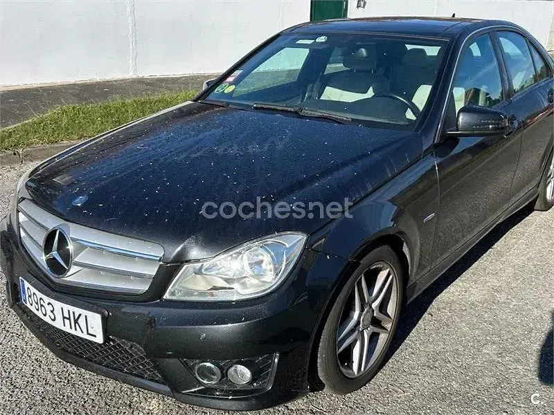 Usado Mercedes C220 170 CV (125 kW) 2012 Negro Berlina