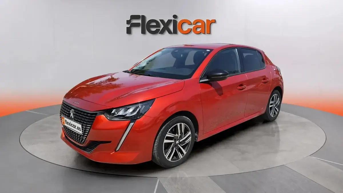 Usado Peugeot 208 Allure 101 CV (74 kW) 2023 Rojo Utilitario
