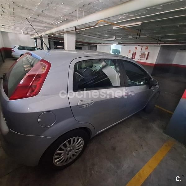 Usado Fiat Punto Evo Dynamic 90 CV (66 kW) 2010 Gris / plata Utilitario