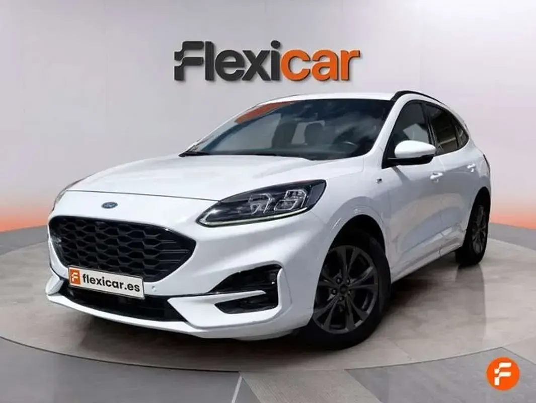 Usado Ford Kuga ST-Line 150 CV (110 kW) 2022 Blanco SUV