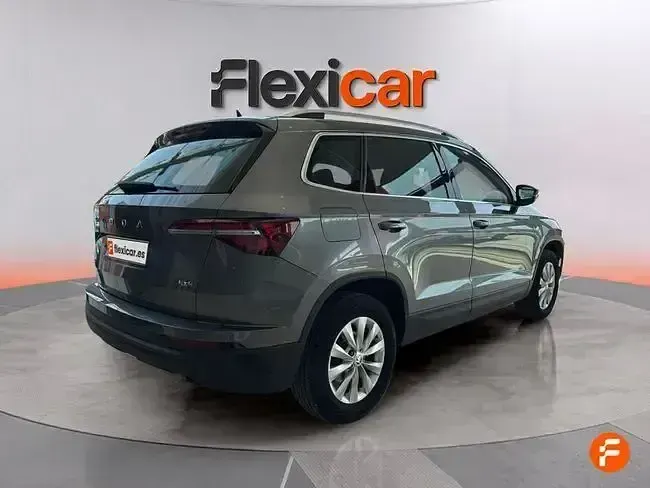Usado Skoda Karoq Selection 150 CV (110 kW) 2024 Gris SUV