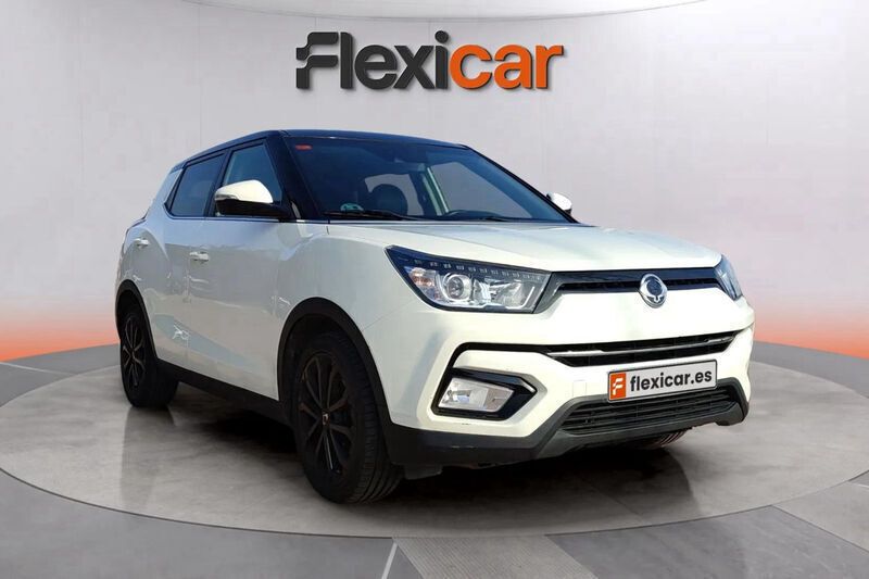 Blanco Usado 2018 Ssangyong Tivoli SUV | 11.490 € (Precio justo) - Imagen 1/4