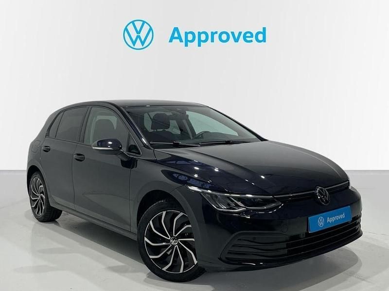 Negro Usado 2022 VW Golf VIII Life | 20.500 € (Buen precio) - Imagen 1/4