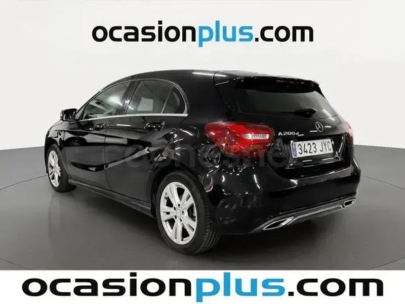 Usado Mercedes A200 136 CV (100 kW) 2017 Negro Utilitario