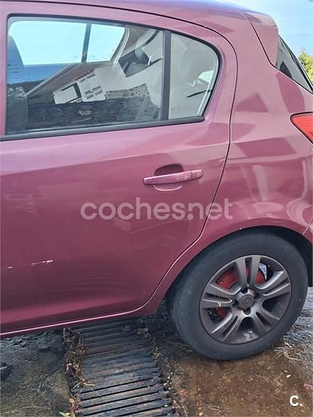 Usado Opel Corsa Cosmo 90 CV (66 kW) 2009 Violeta / lila Utilitario