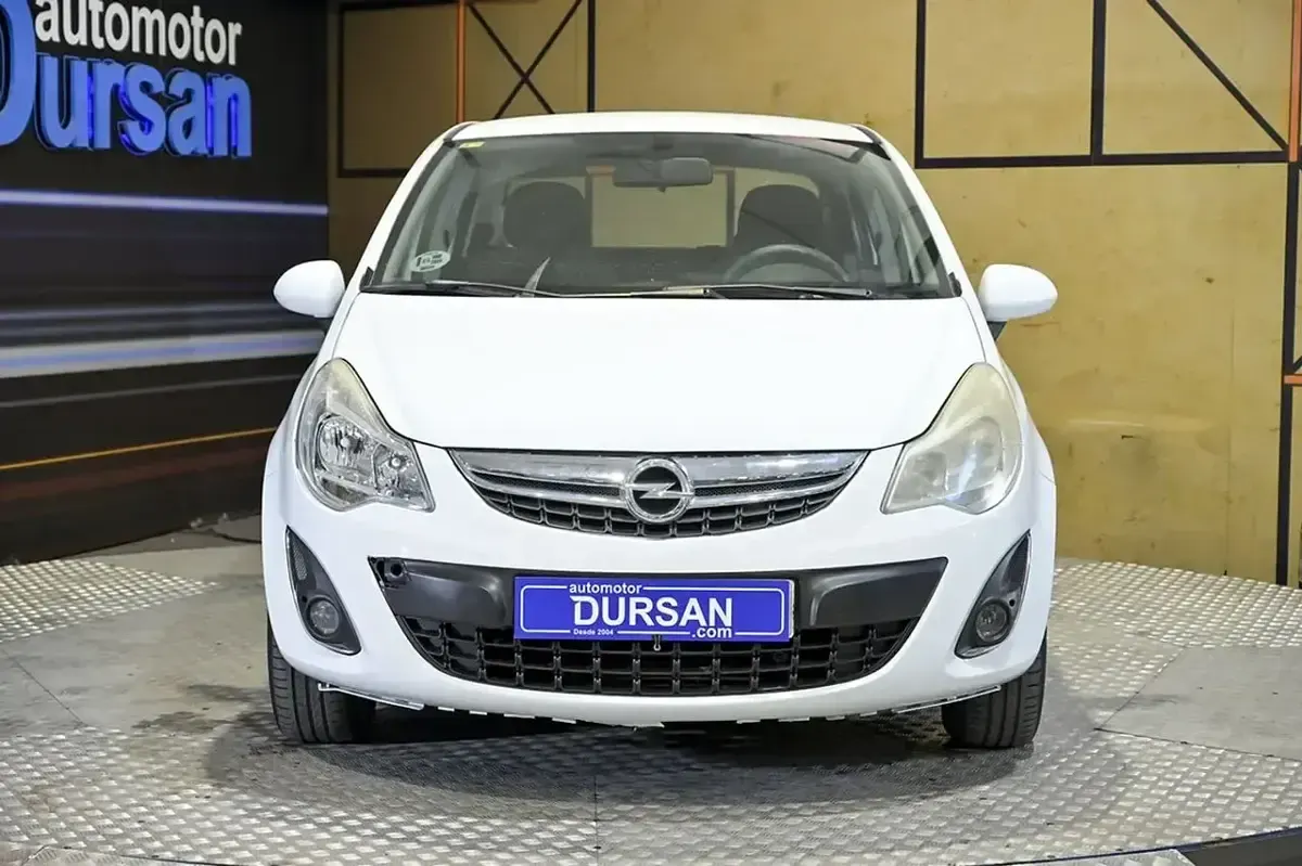 Usado Opel Corsa Selective 75 CV (55 kW) 2012 Blanco Utilitario