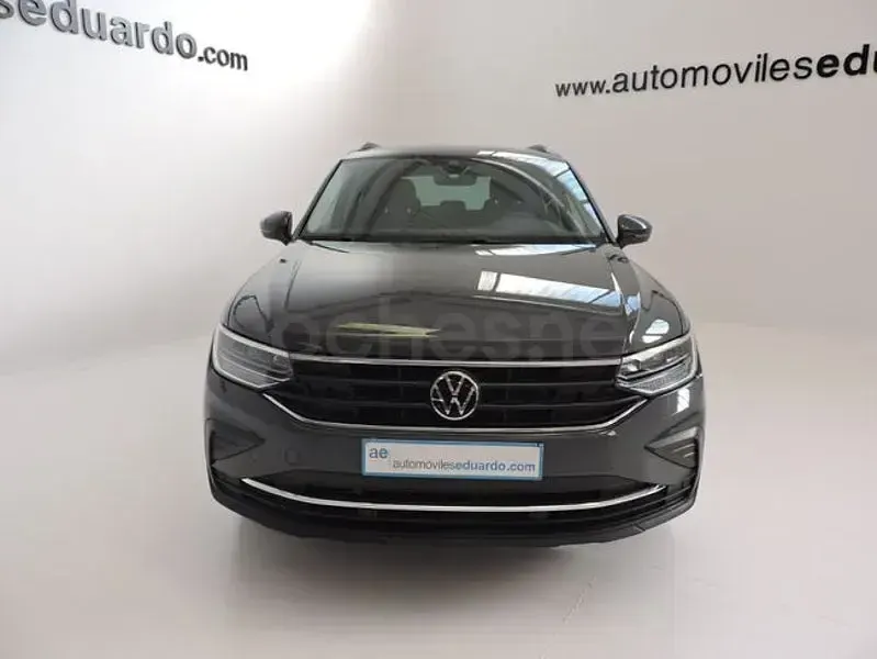 Usado VW Tiguan Life 150 CV (110 kW) 2023 Gris / plata SUV