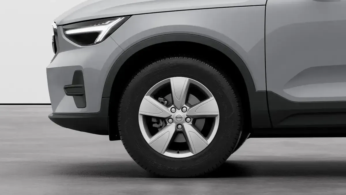 Usado Volvo XC40 129 CV (94 kW) 2023 Gris SUV