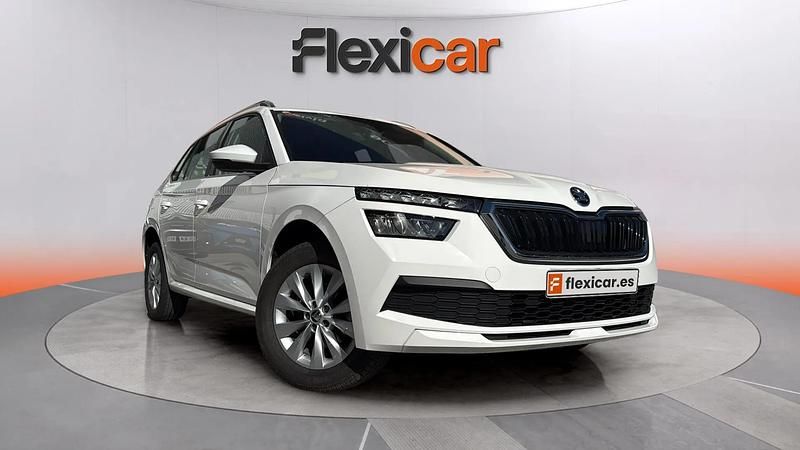 Usado Skoda Kamiq Ambition 110 CV (80 kW) 2021 Blanco SUV