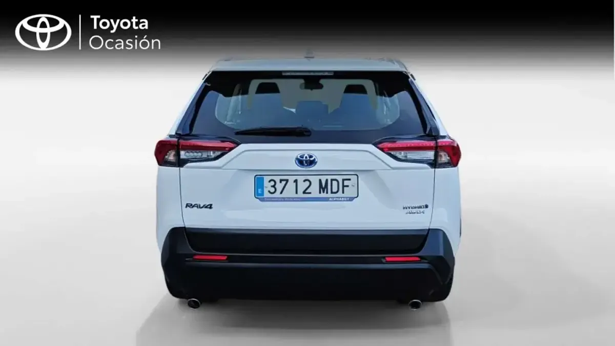 Käytetty Toyota RAV4 Business Edition 218 HP (160 kW) 2023 Valkoinen Katumaasturi