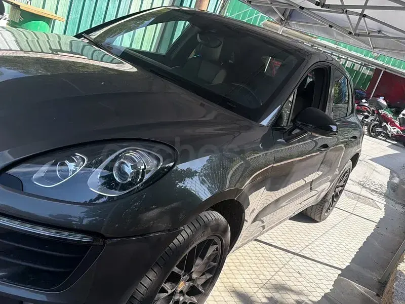 Usado Porsche Macan 258 CV (189 kW) 2017 Gris / plata SUV