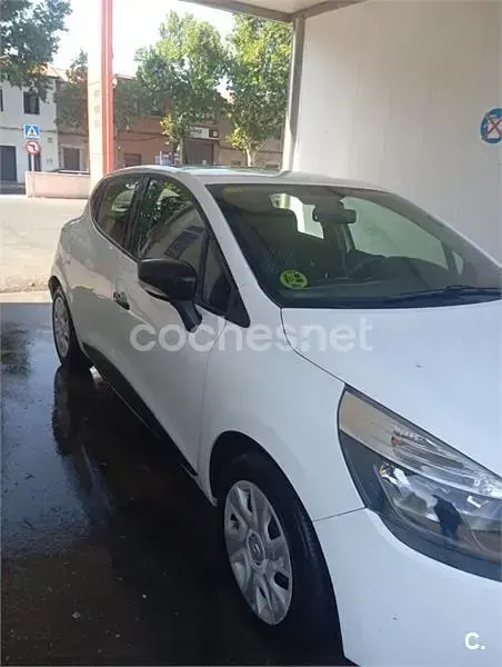 Usado Renault Clio IV Authentique 75 CV (55 kW) 2015 Blanco Berlina