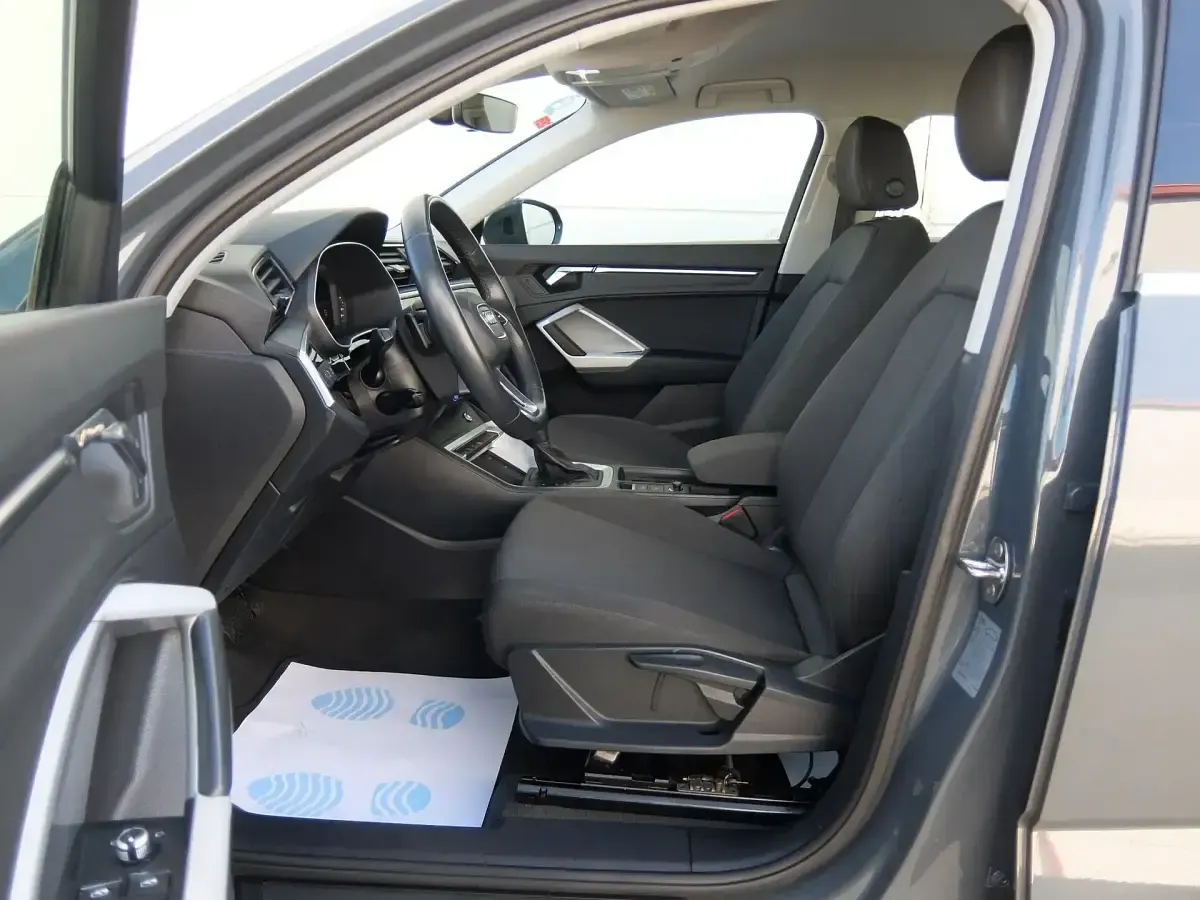 Usado Audi Q3 Advanced 150 CV (110 kW) 2023 Gris SUV
