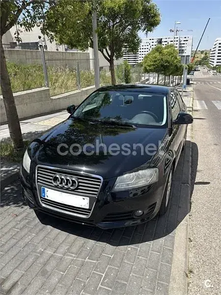 Usado Audi A3 Ambiente 105 CV (77 kW) 2009 Negro Utilitario