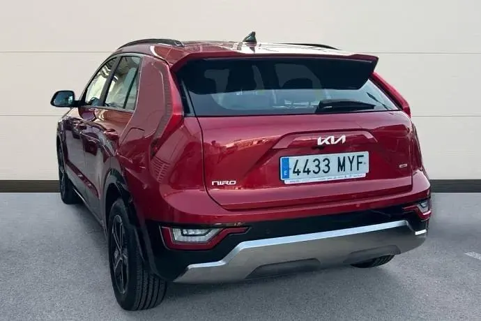 Usado Kia Niro 129 CV (94 kW) 2025 Rojo SUV