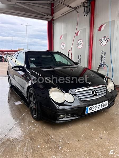 Usado Mercedes C220 143 CV (105 kW) 2002 Negro Berlina