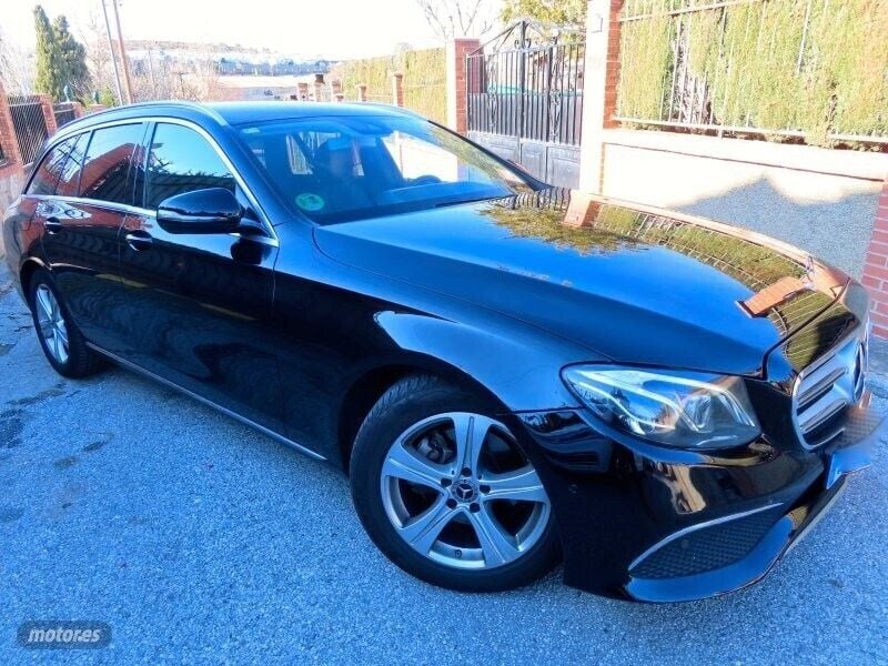 Usado Mercedes E220 Avantgarde 194 CV (142 kW) 2018 Negro Familiar