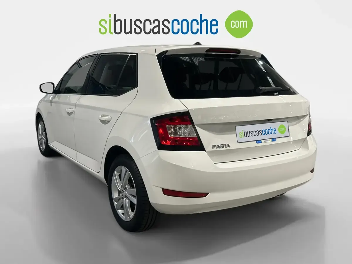 Usado Skoda Fabia Ambition 95 CV (69 kW) 2021 Blanco Utilitario