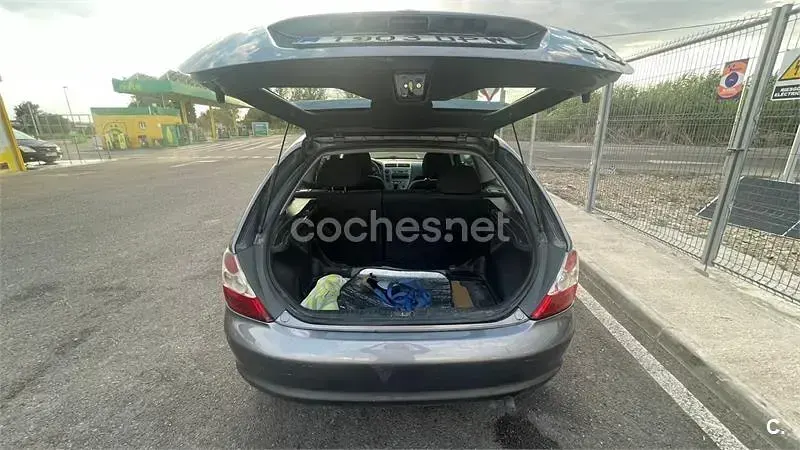 Usado Honda Civic LS 100 CV (73 kW) 2005 Gris / plata Berlina