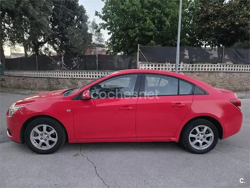Usado Chevrolet Cruze LT 150 CV (110 kW) 2010 Rojo Berlina
