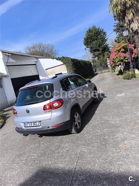 Usado VW Tiguan 140 HP (102 kW) 2010 Cinzento SUV