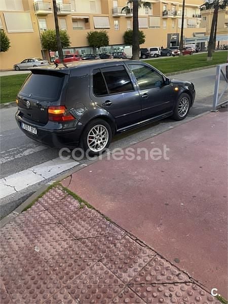 Usado VW Golf IV Highline 150 CV (110 kW) 2001 Gris / plata Familiar