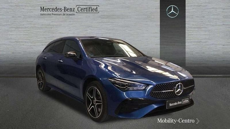 Usado Mercedes CLA250e Shooting Brake 219 CV (161 kW) 2024 Azul Familiar