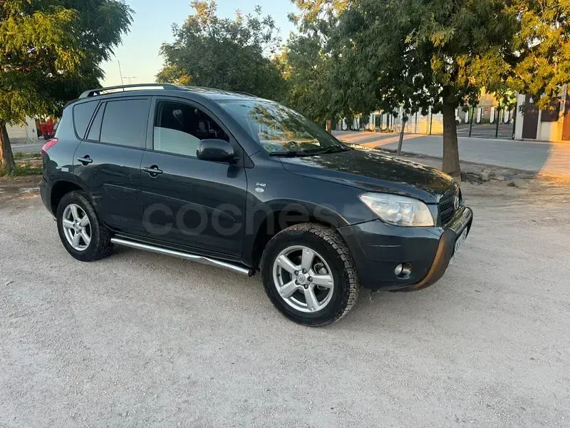 Usado Toyota RAV4 Executive 136 CV (100 kW) 2007 Negro SUV