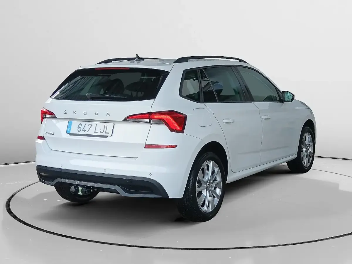 Usado Skoda Kamiq Active 116 CV (85 kW) 2020 Negro SUV