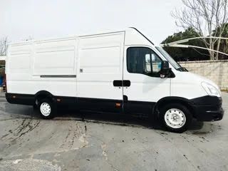 Usado Iveco Daily 106 CV (77 kW) 2015 Blanco Berlina