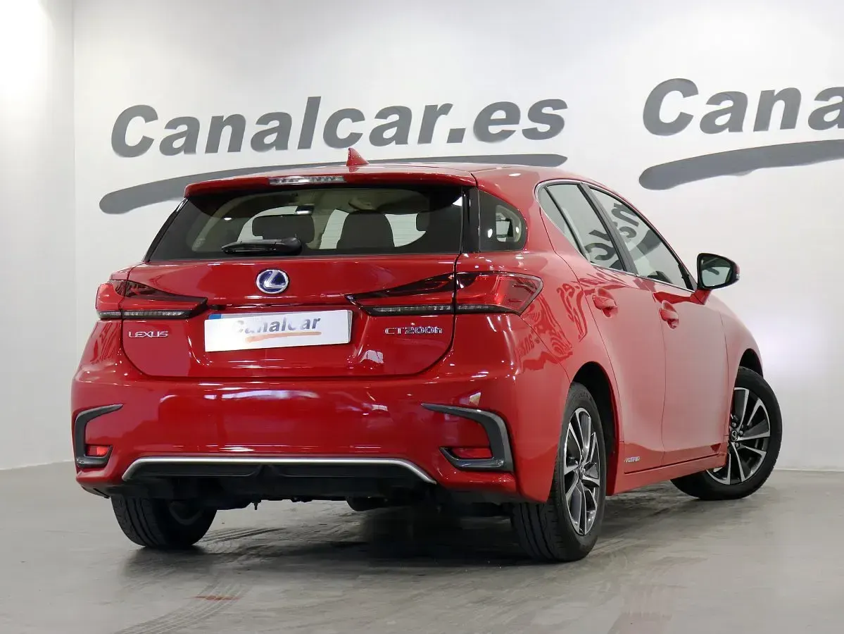 Usado Lexus CT200h Business Edition 136 CV (100 kW) 2018 Rojo