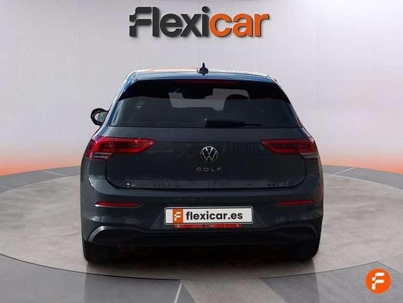 Usado VW Golf VIII Life 131 CV (96 kW) 2024 Gris Utilitario