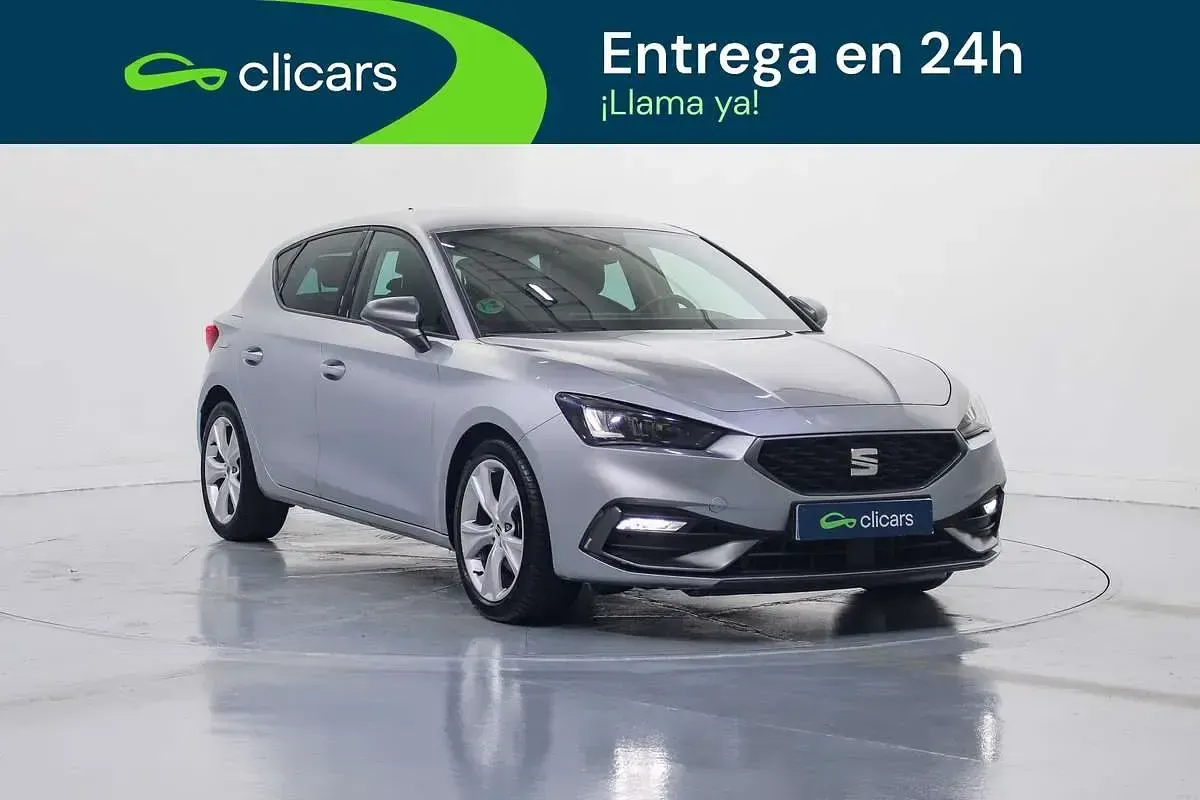 Usado Seat Leon FR 131 CV (96 kW) 2023 Gris Utilitario