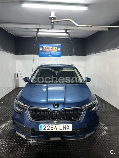 Usado Skoda Kamiq Ambition 95 CV (69 kW) 2021 Azul SUV