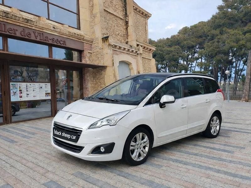 Usado Peugeot 5008 Allure 130 CV (95 kW) 2016 Blanco Monovolumen