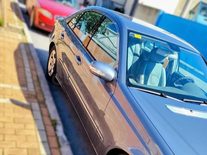Usado Mercedes E350 Avantgarde 211 CV (155 kW) 2005 Azul Berlina