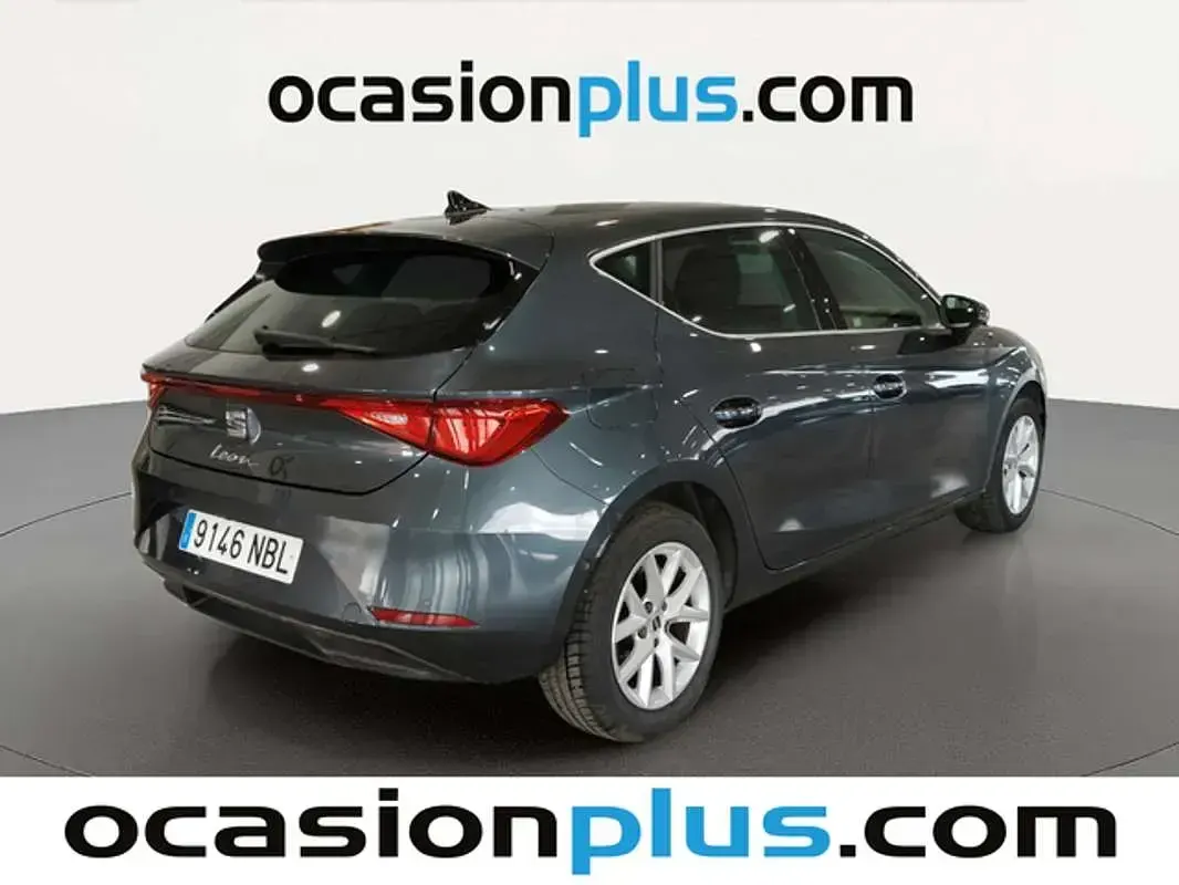 Usado Seat Leon Style 116 CV (85 kW) 2025 Gris Utilitario