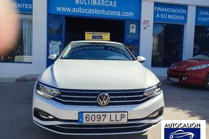 Usado 2020 VW Passat Executive Berlina | 20.900 € (Un poco caro) - Imagen 1/4