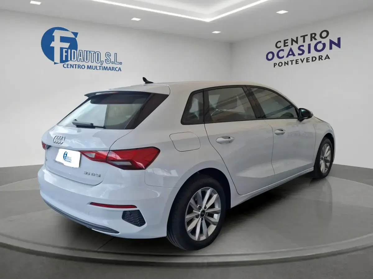 Usado Audi A3 150 CV (110 kW) 2022 Blanco Berlina