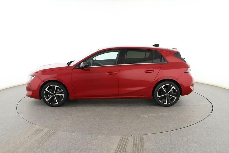 Usado Opel Astra Elegance 131 CV (96 kW) 2023 Rojo Berlina