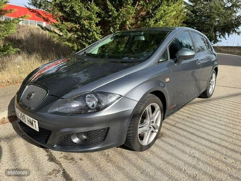 Usado Seat Leon Copa 105 CV (77 kW) 2012 Gris / plata Berlina