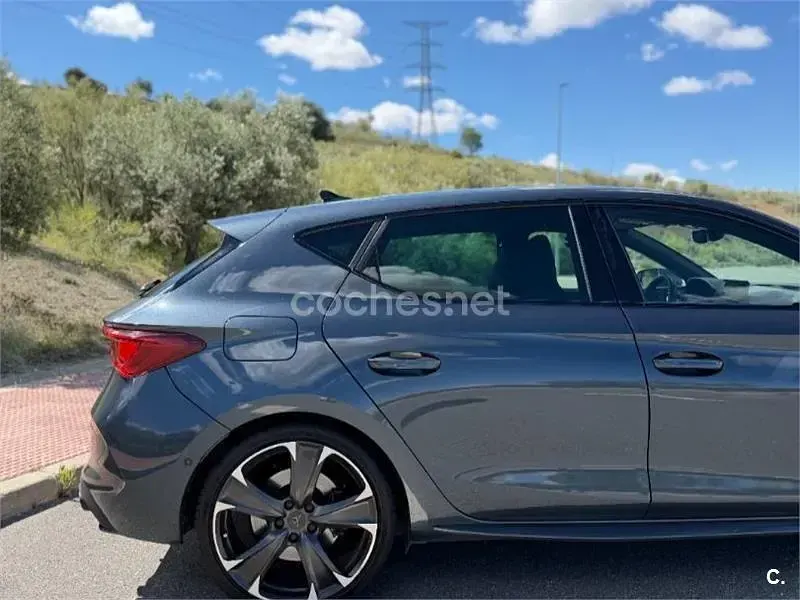 Begagnad Cupra Leon VZ 300 HK (220 kW) 2023 Grå Sedan