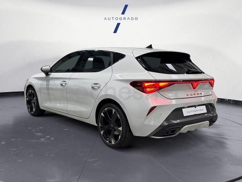 Usado Cupra Leon 150 CV (110 kW) 2025 Blanco Berlina