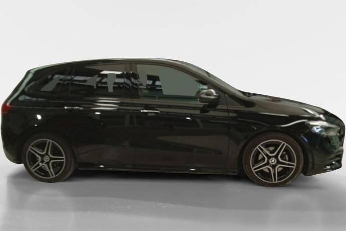 Usado Mercedes B200 150 CV (110 kW) 2024 Negro Monovolumen