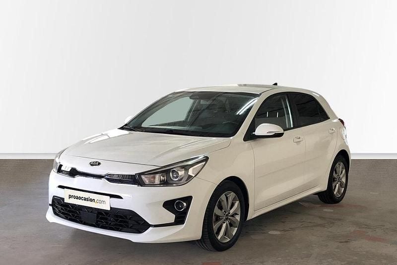 Usado Kia Rio 120 CV (88 kW) 2020 Blanco Berlina