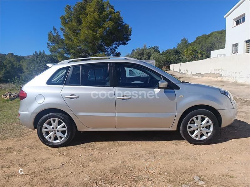 Usado Renault Koleos Dynamique 150 CV (110 kW) 2010 Gris / plata SUV
