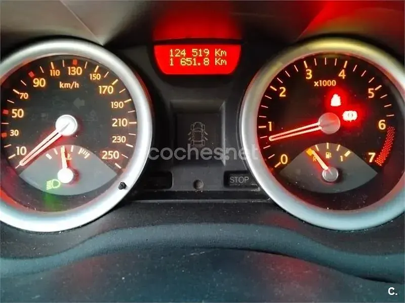 Usado Renault Mégane II Authentique 115 CV (84 kW) 2005 Beige Berlina