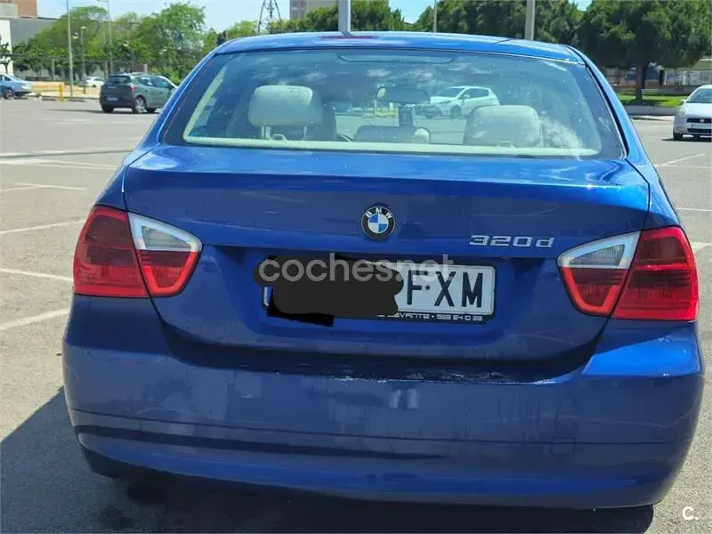 Usado BMW 320 163 CV (119 kW) 2007 Azul Berlina